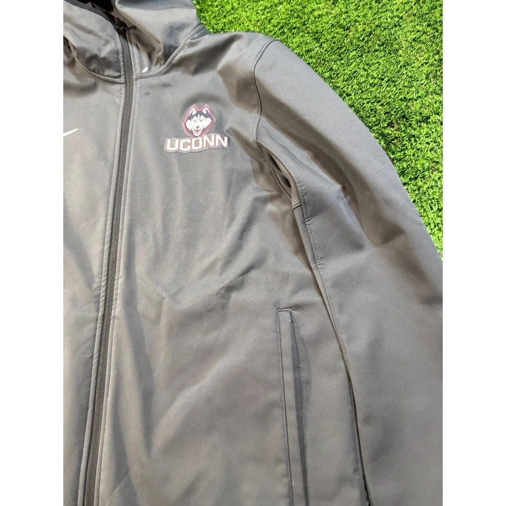 Nike Protect Shield UCONN Huskies Dri FIT Hooded Parka Jacket Gray‎ Men's Med